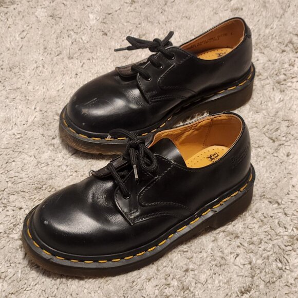 Dr Martens (1Y) - Picture 1 of 9